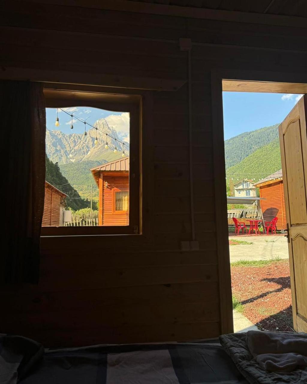 Guest House Ushba Gate Mestia Buitenkant foto