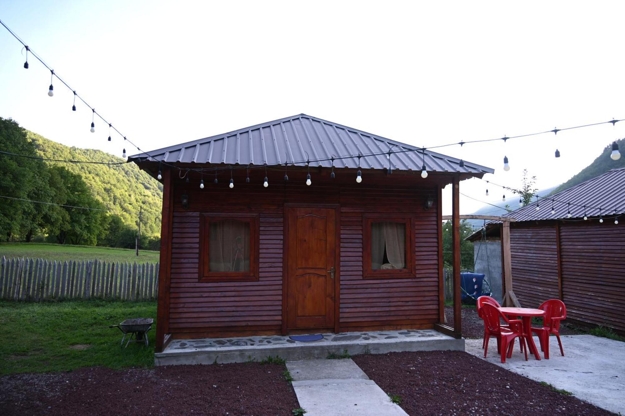 Guest House Ushba Gate Mestia Buitenkant foto