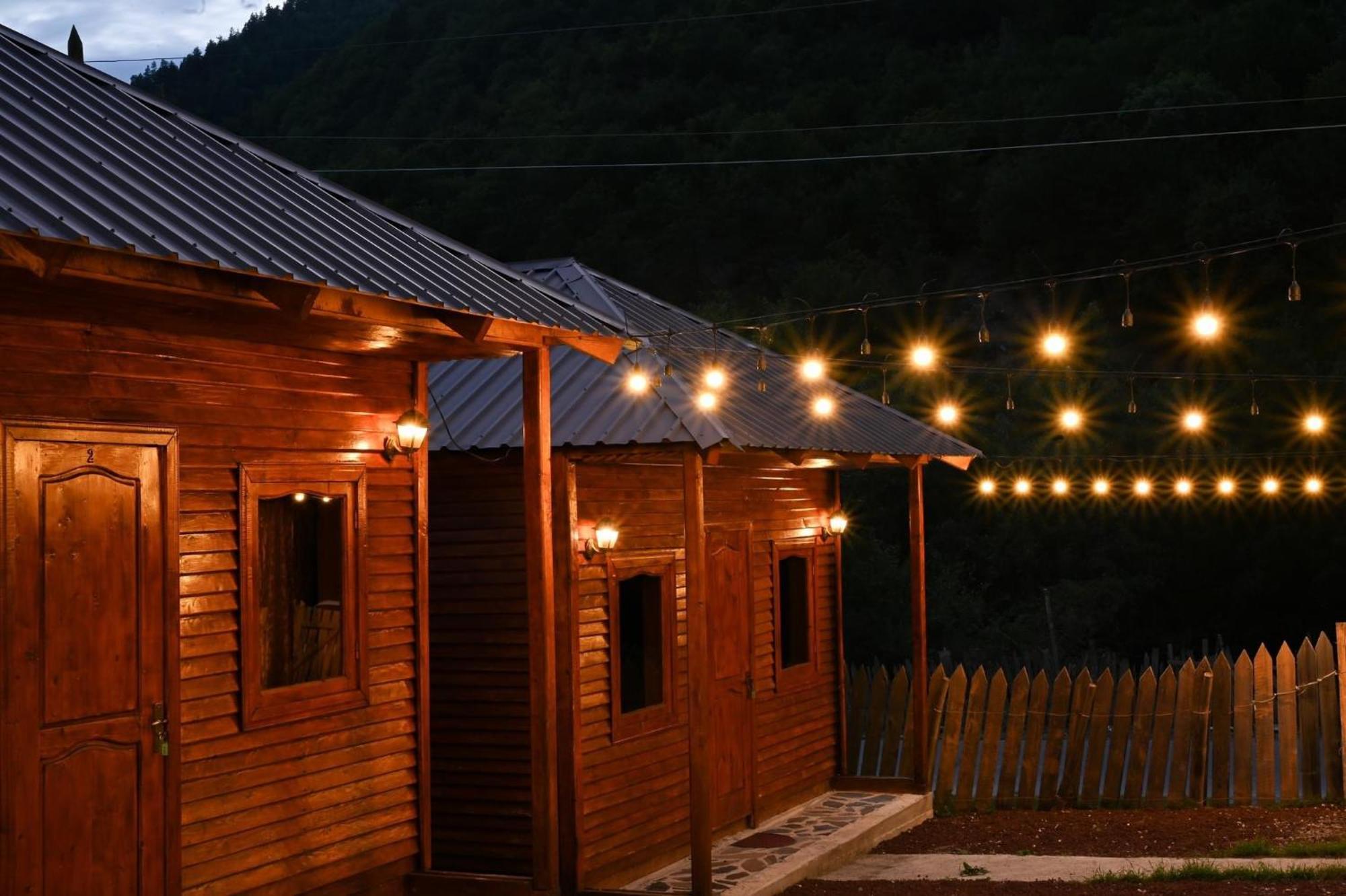 Guest House Ushba Gate Mestia Buitenkant foto